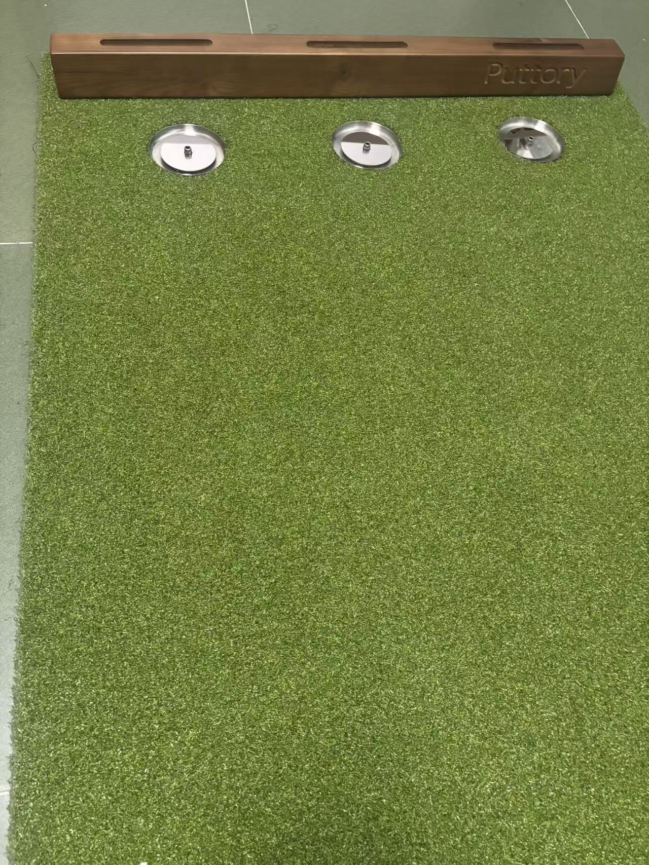 Golf putting mat